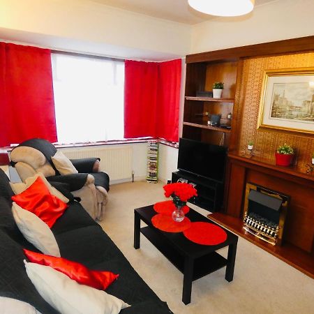 Spacious 3 Bed House With Parking & Good Transport South Norwood Екстер'єр фото