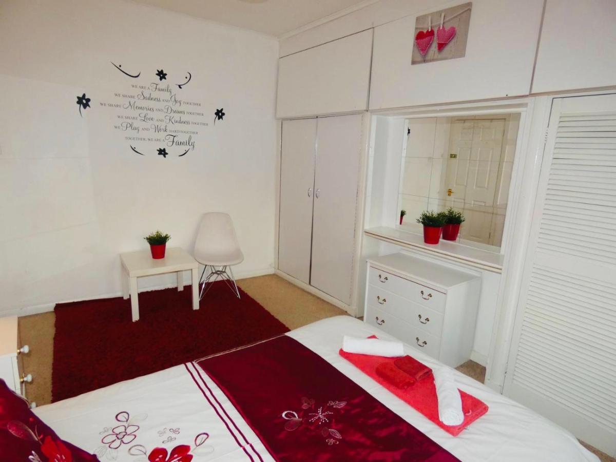 Spacious 3 Bed House With Parking & Good Transport South Norwood Екстер'єр фото