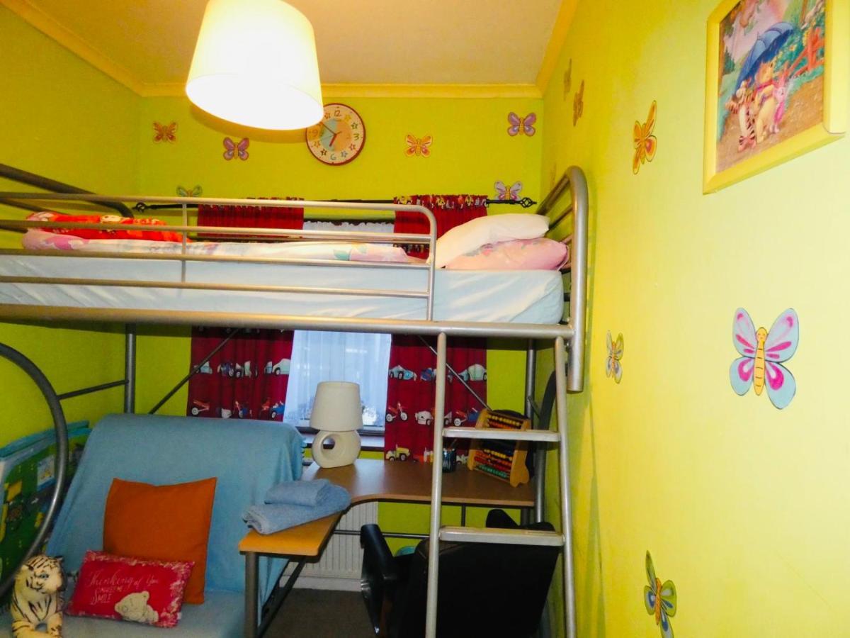Spacious 3 Bed House With Parking & Good Transport South Norwood Екстер'єр фото