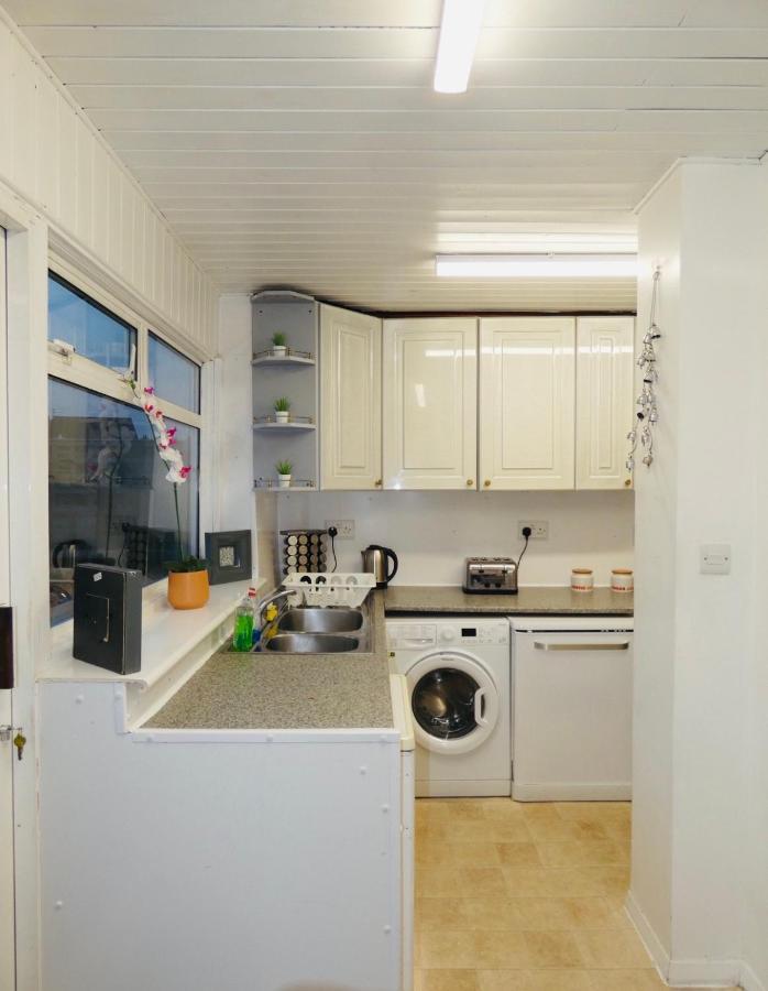 Spacious 3 Bed House With Parking & Good Transport South Norwood Екстер'єр фото