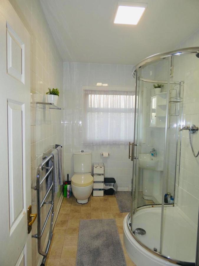 Spacious 3 Bed House With Parking & Good Transport South Norwood Екстер'єр фото